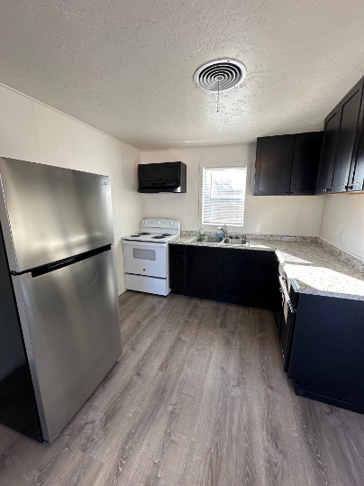 712 East Grove Avenue - 14